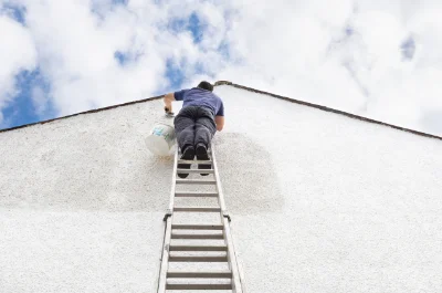 Peinture extérieure à Saint-Quentin-les-Chardonnets — façades et ravalement